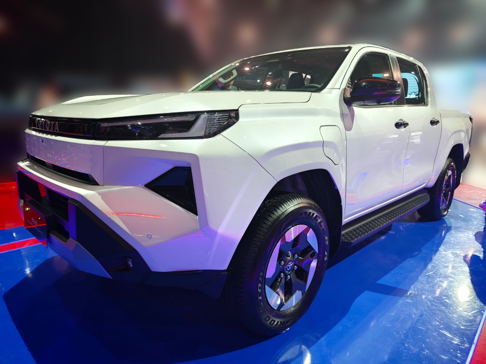 2027 TOYOTA HILUX DOUBLE CAB BEV 4WD AT White