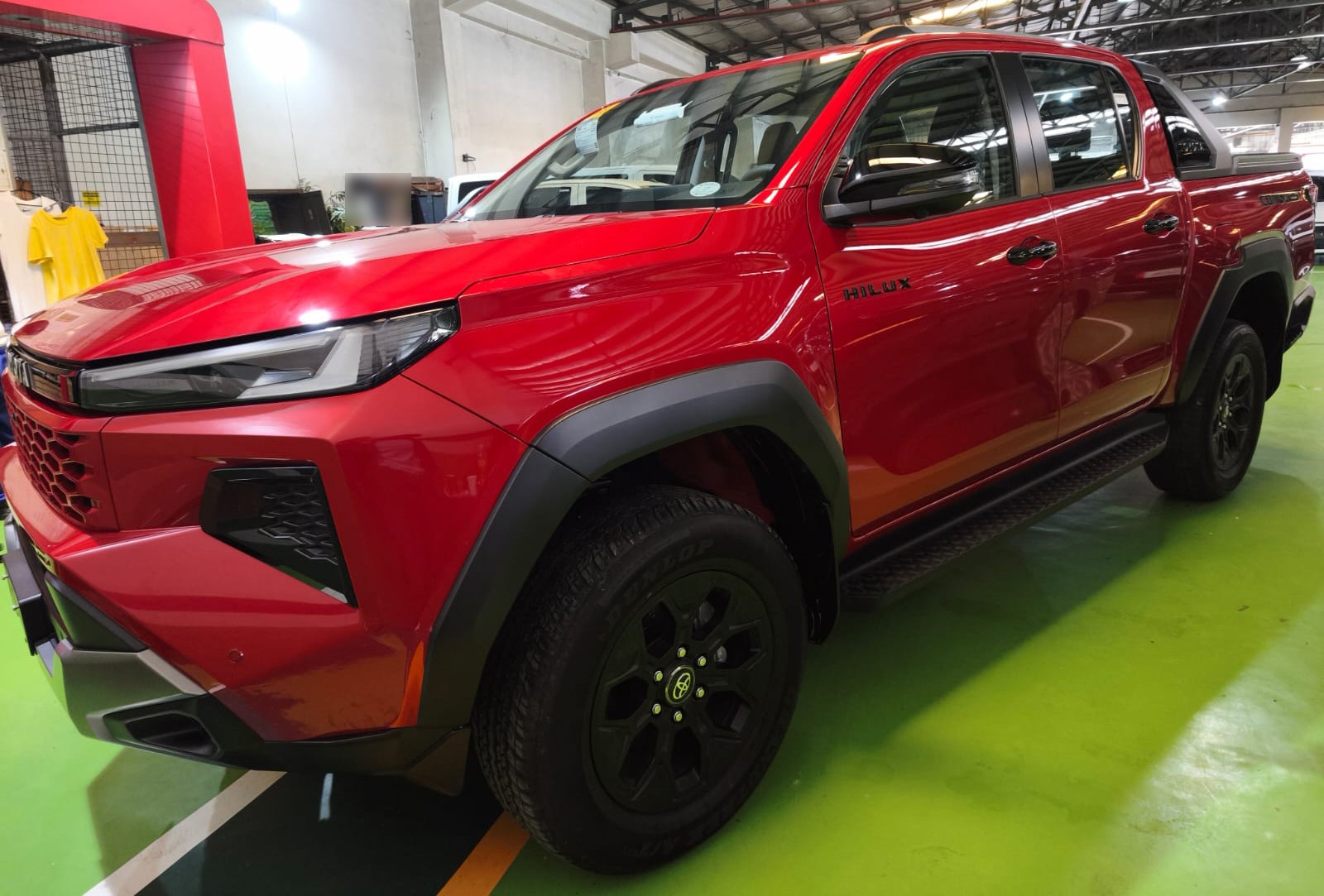 2026 TOYOTA HILUX DOUBLE CAB CONQUEST 2.8 4WD AT Red image 2