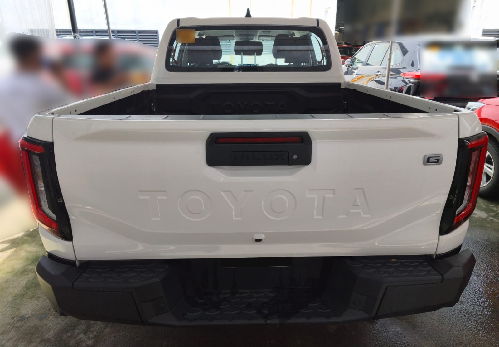 2027 TOYOTA HILUX DOUBLE CAB G 2.8 2WD AT White image 5