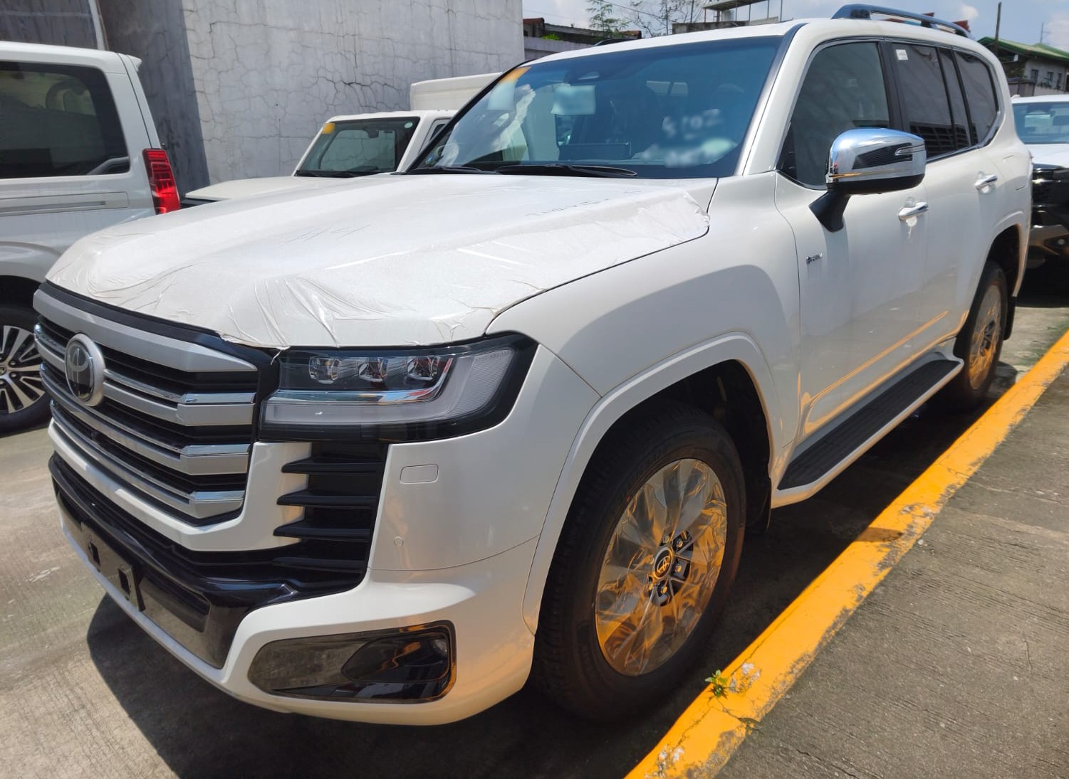2026 TOYOTA LAND CRUISER SUV ZX 3.3 4WD AT White image 2