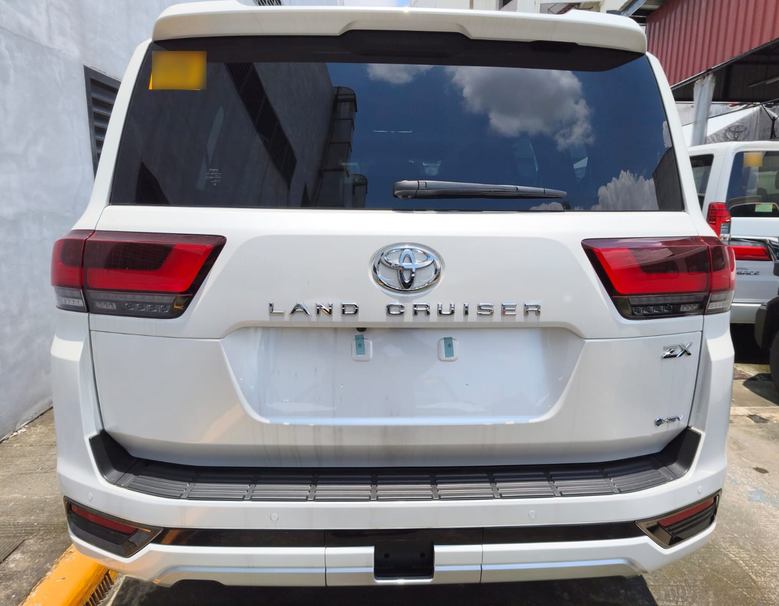 2026 TOYOTA LAND CRUISER SUV ZX 3.3 4WD AT White image 5
