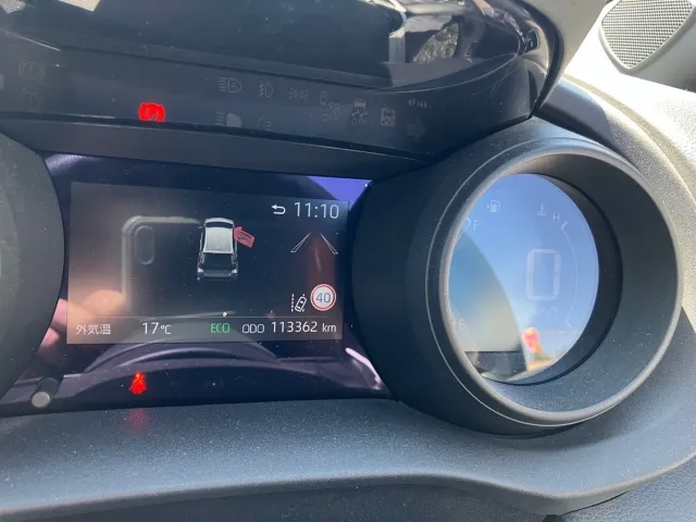 Toyota Yaris 2021 Silver image 5