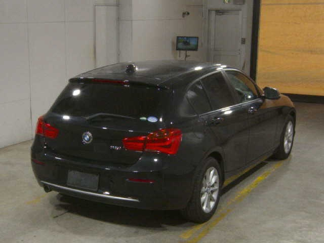 BMW 1 Series 118i 2017 image 5