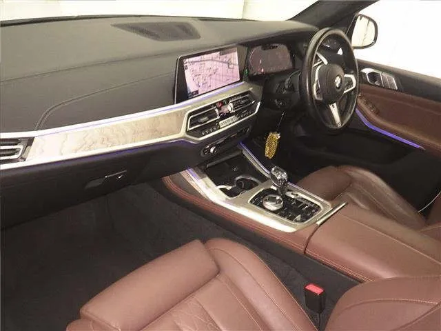 BMW X7 xDrive40d M Sport 2021 image 9