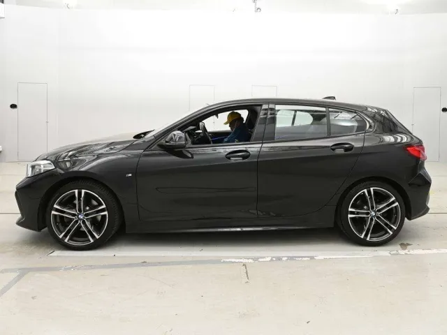 BMW 1 Series 118d M Sport Edition Shadow 2021 image 6