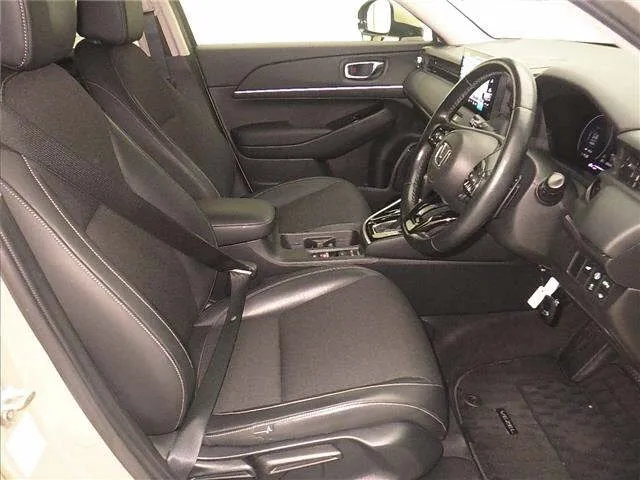 Honda Vezel e:HEV Z Beige 2021 image 5