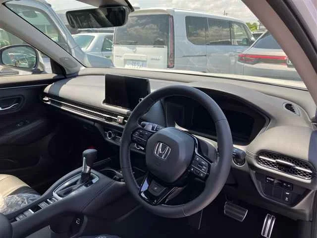 Honda ZR-V Z 2026 Pearl image 2