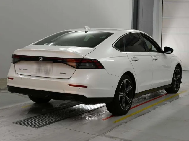 Honda Accord White Pearl 2024 image 2
