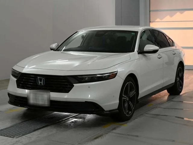 Honda Accord White Pearl 2024 image 3