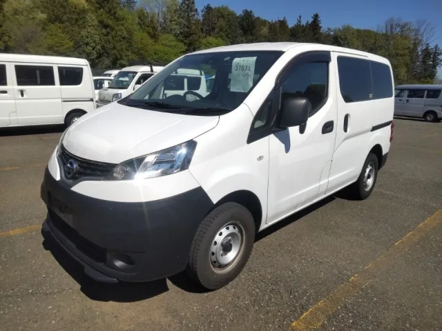 Nissan NV200 White 2021 image 2