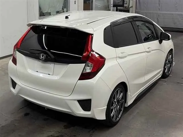 Honda Fit RS White 2014 image 6