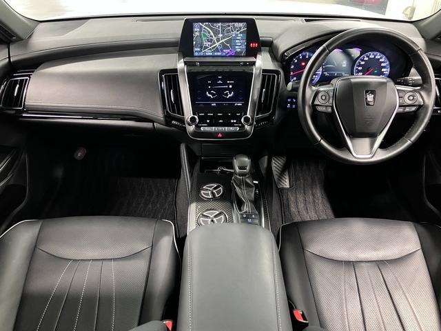 Toyota Crown 2018 Pearl White image 7