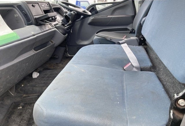 Mitsubishi Canter 2016 White image 3