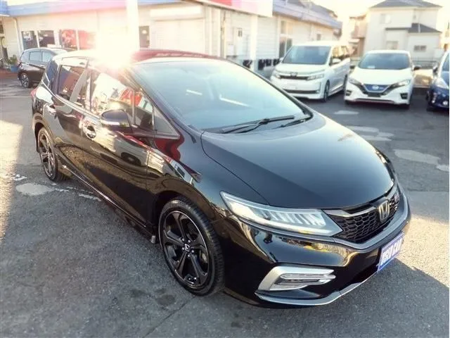 Honda Jade Black Hybrid RS Black H Sensing 2020 image 3