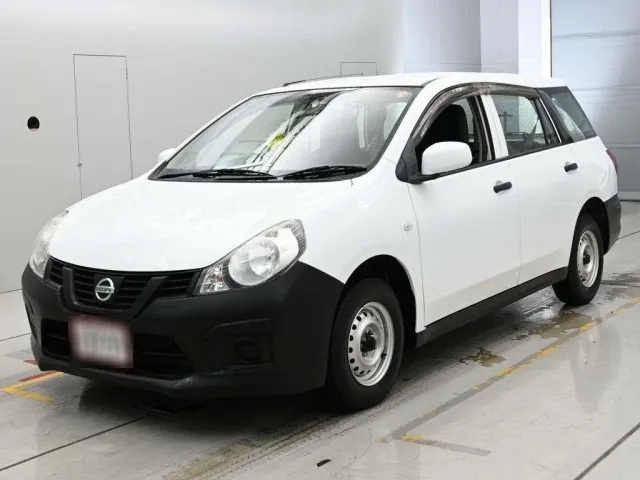 Nissan AD Van White 2021