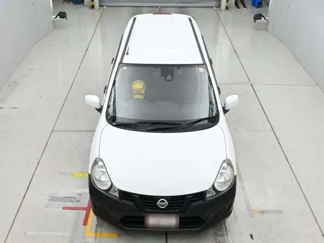 Nissan AD Van White 2021 image 3