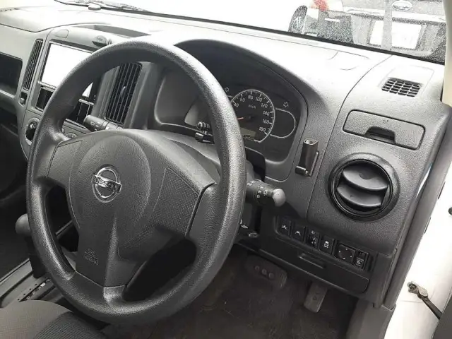 Nissan AD Van White 2021 image 6