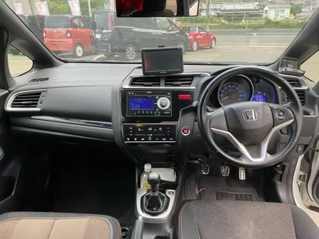 Honda Fit White 2014 image 2