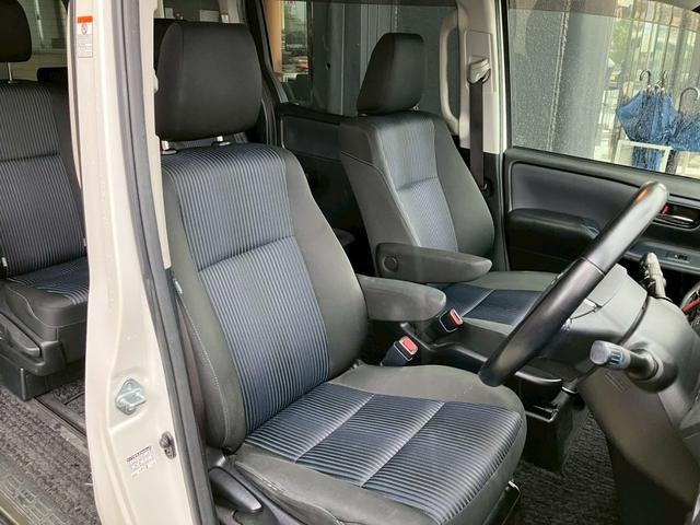 Toyota Voxy 2015 White image 4