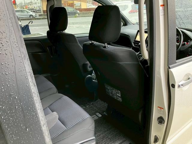 Toyota Voxy 2015 White image 5