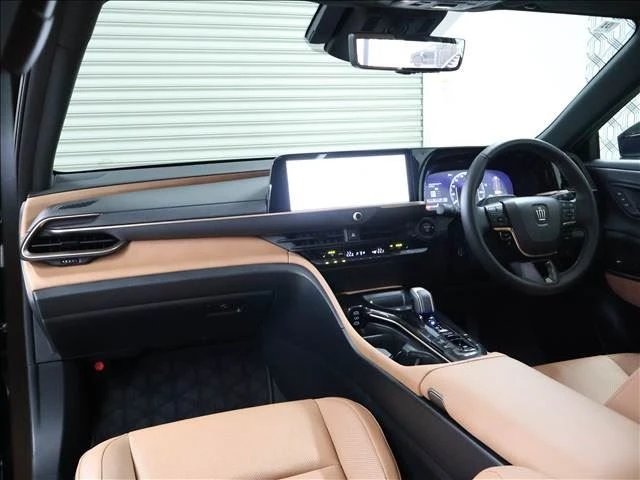 Toyota Crown Sport Z Black 2024 image 4