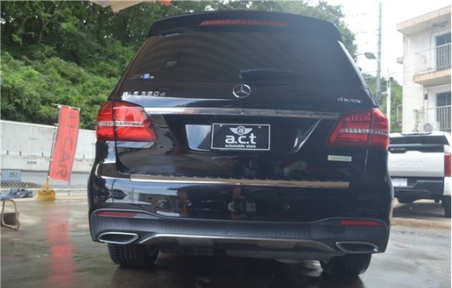 MERCEDES BENZ GLS Black image 2