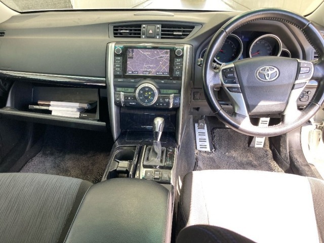 TOYOTA MARK X White 2016 image 4