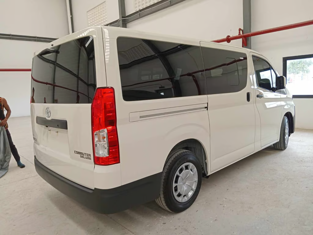 2027 TOYOTA HIACE VAN COMMUTER DELUXE 2.8 2WD MT White image 3
