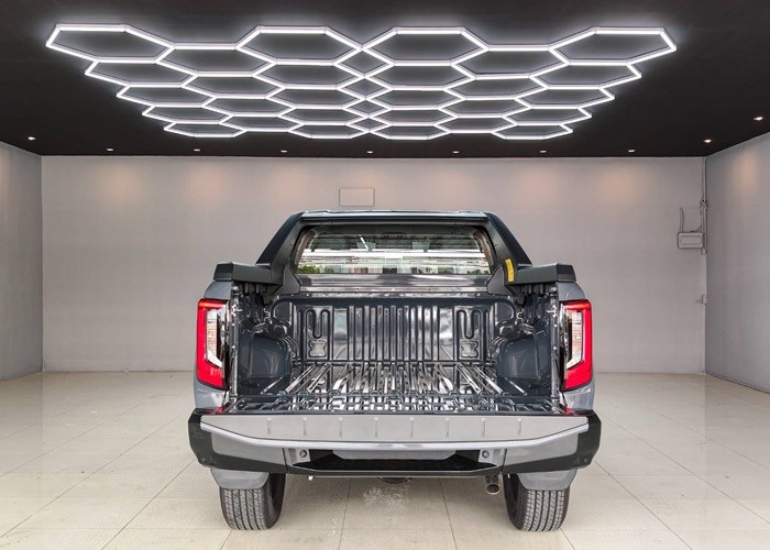 2026 TOYOTA HILUX TRAVO OVERLAND 2.8 4WD AT Gray image 14