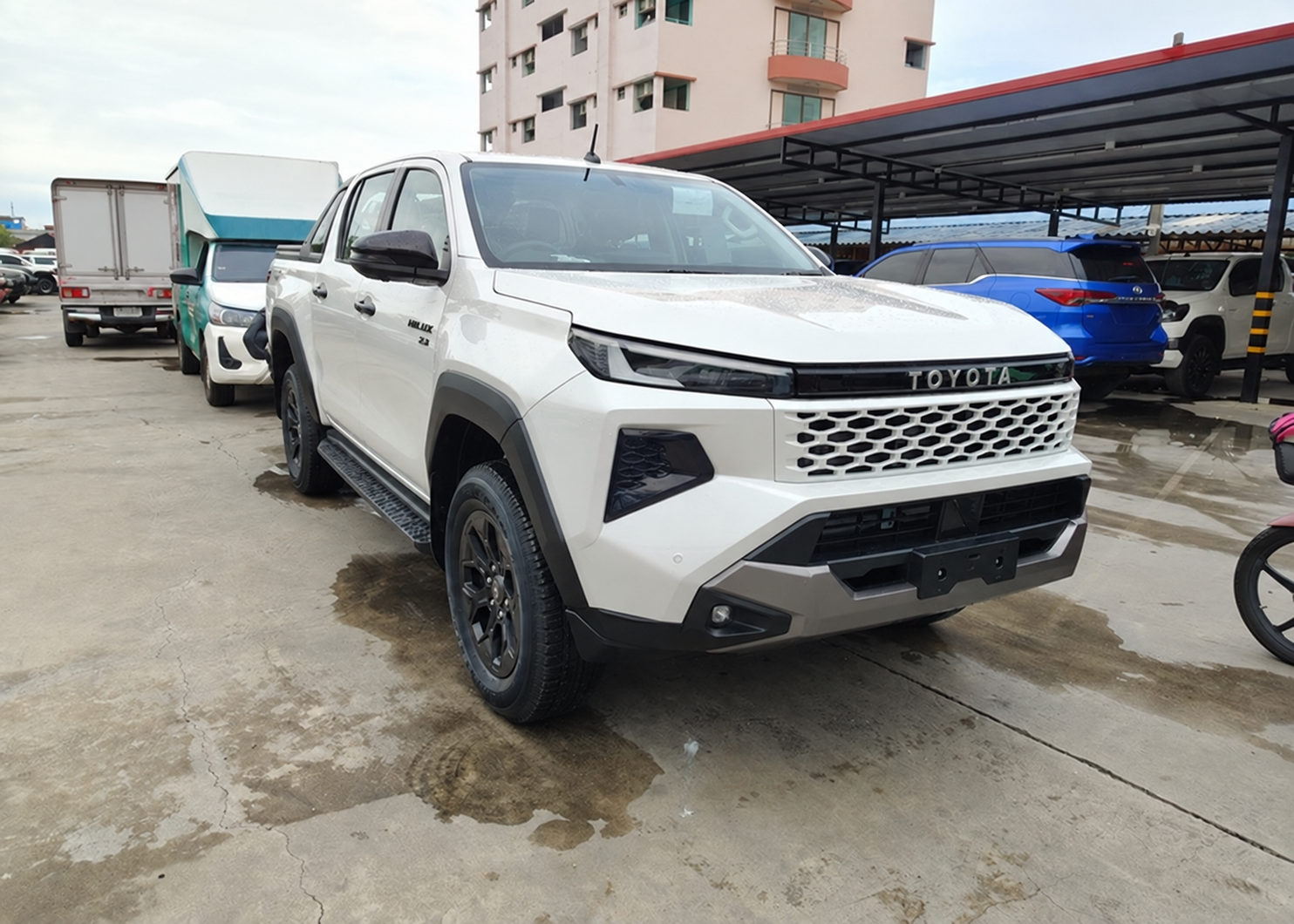 2026 TOYOTA HILUX TRAVO OVERLAND 2.8 2WD AT image 17