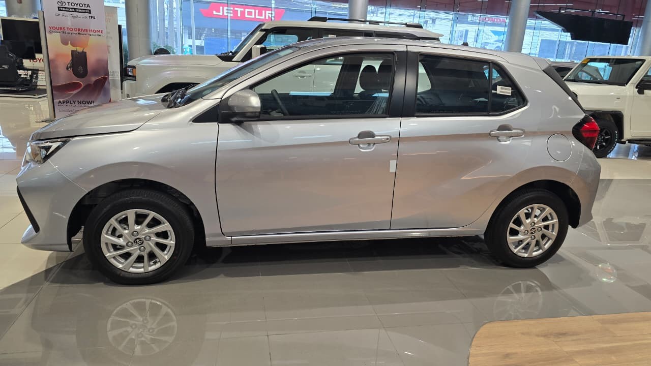 2027 TOYOTA WIGO HATCHBACK G 1.0 2WD CVT Silver image 2