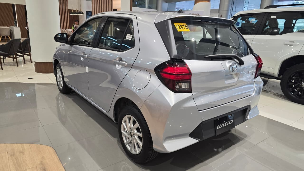 2027 TOYOTA WIGO HATCHBACK G 1.0 2WD CVT Silver image 3