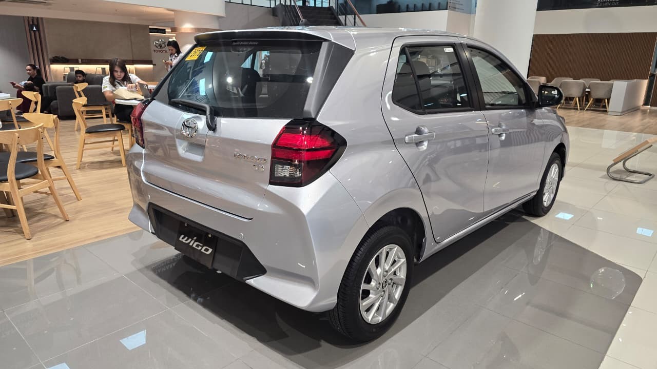 2027 TOYOTA WIGO HATCHBACK G 1.0 2WD CVT Silver image 5