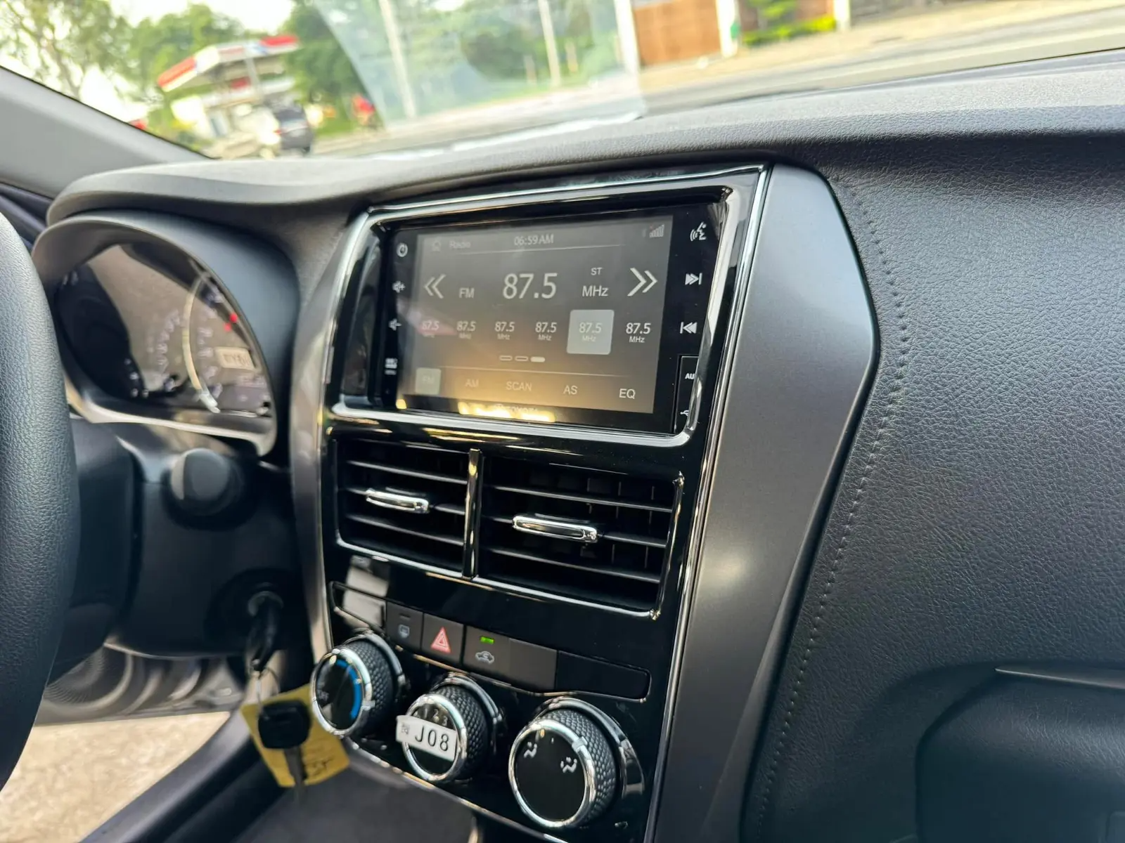 2027 TOYOTA VIOS SEDAN XLE 1.3 2WD CVT Blue image 4