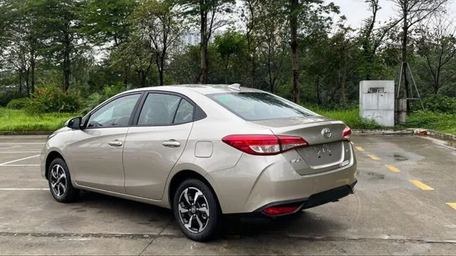 2027 TOYOTA VIOS SEDAN E 1.5 2WD MT Bronze image 2