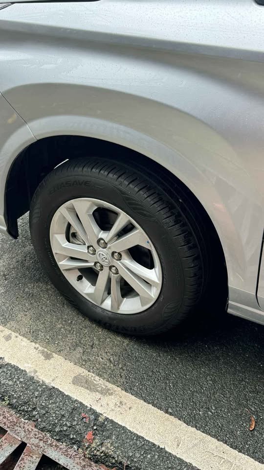2027 TOYOTA AVANZA MPV E 1.3 2WD MT Silver image 8
