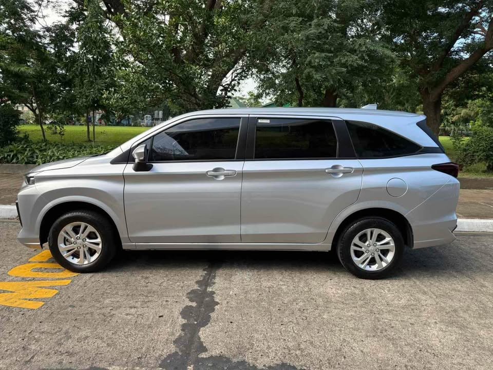 2027 TOYOTA AVANZA SUV E 1.3 2WD AT Silver image 3