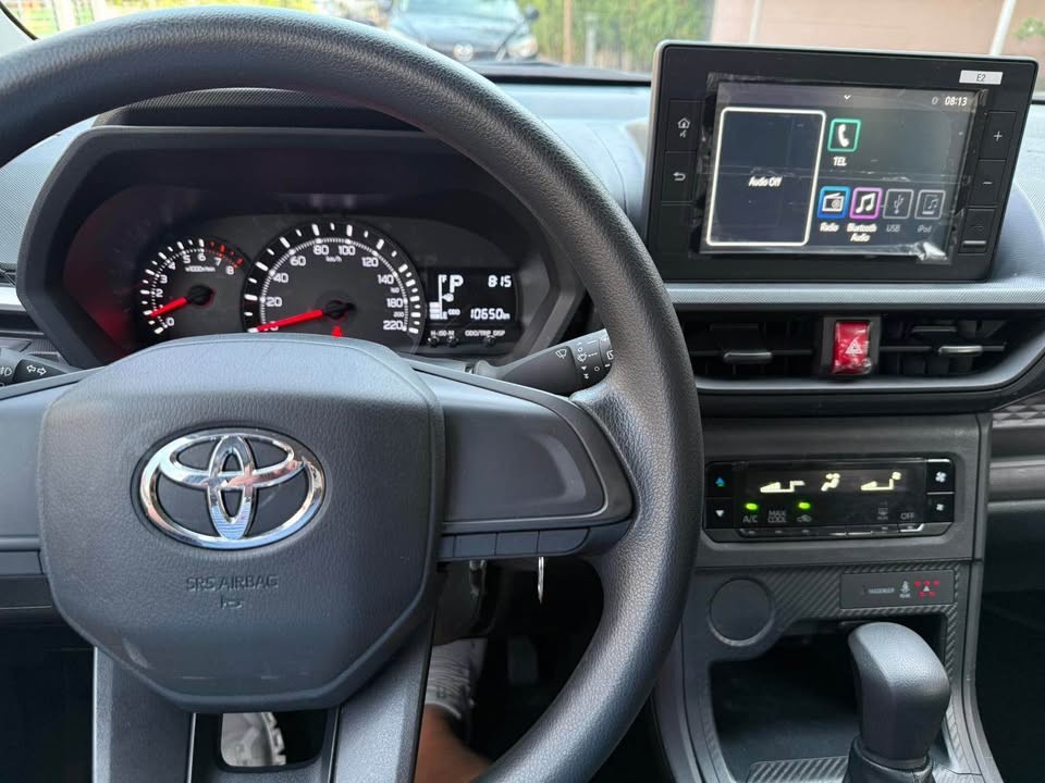 2027 TOYOTA AVANZA SUV E 1.3 2WD AT Silver image 14