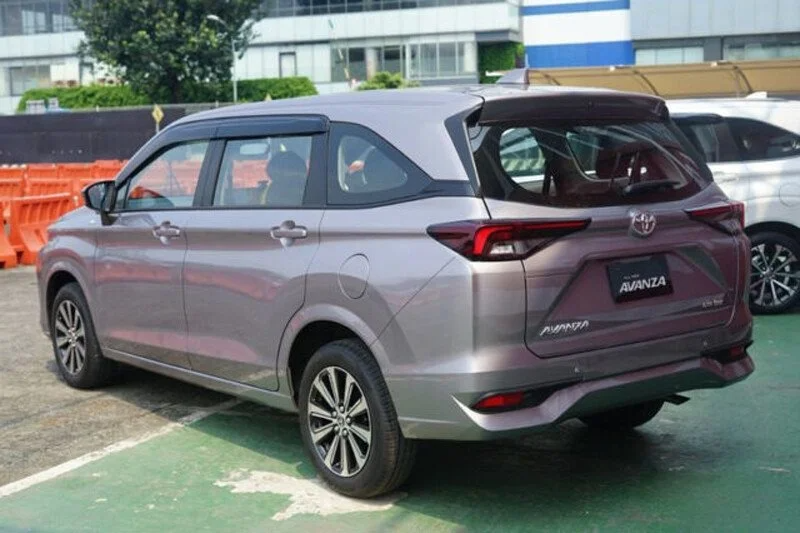 2027 TOYOTA AVANZA SUV PREMIO 1.5 2WD MT Bronze image 3