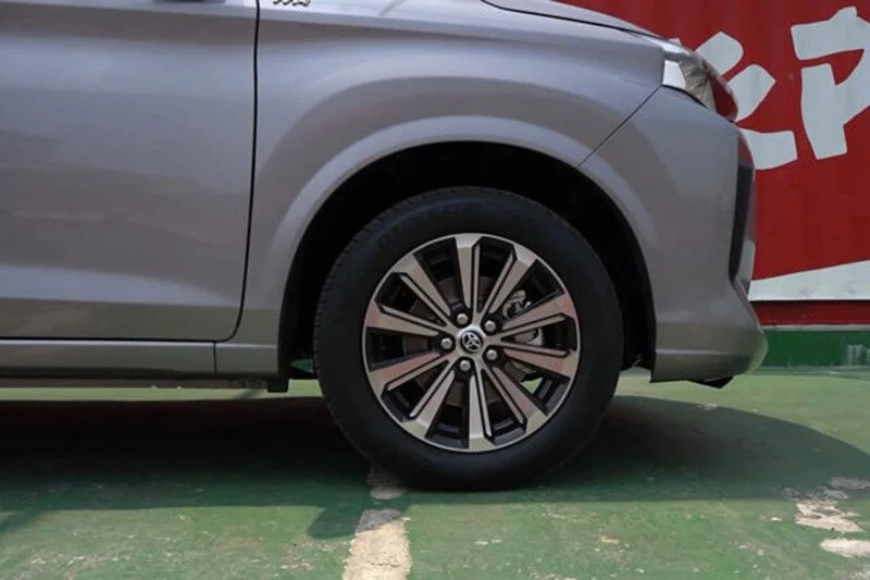 2027 TOYOTA AVANZA SUV PREMIO 1.5 2WD MT Bronze image 7