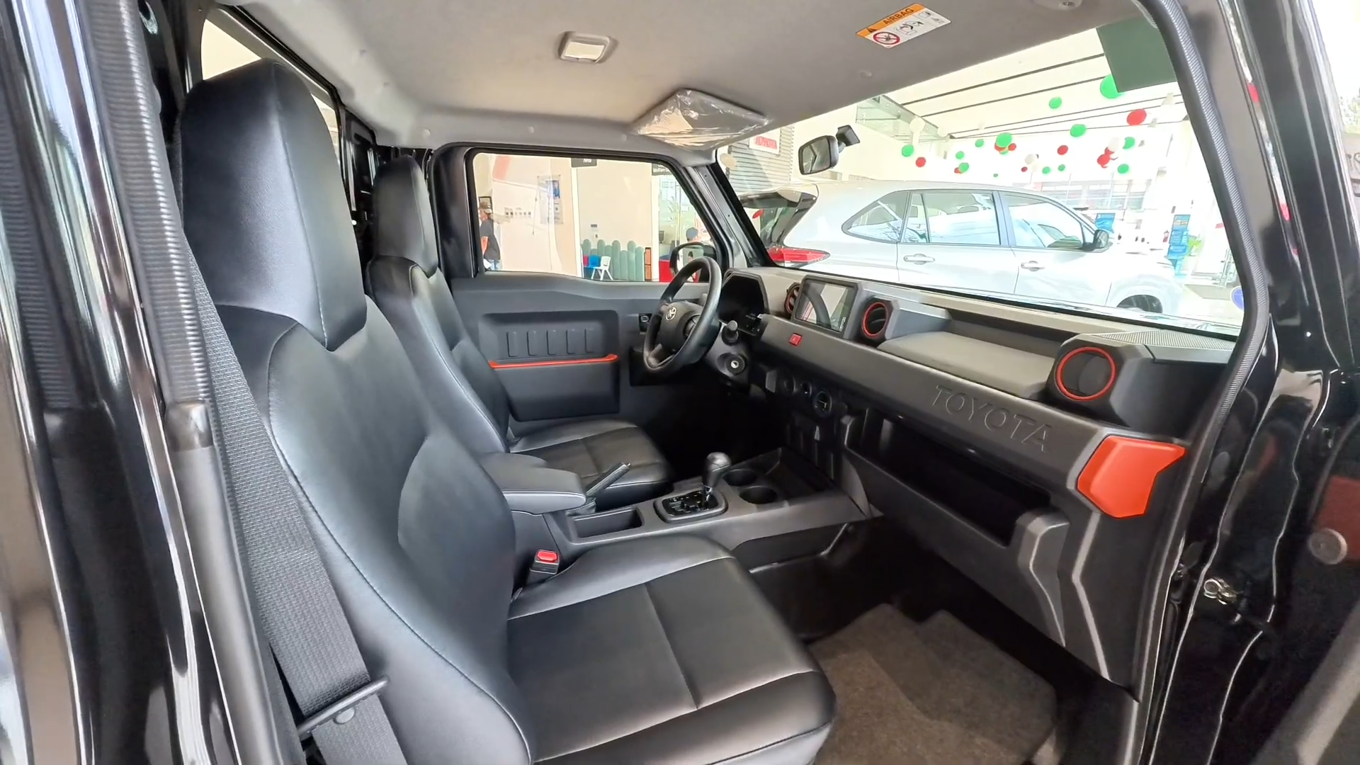 2027 TOYOTA TAMARAW SINGLE CAB GL Dropside DSL 2.4 2WD AT Black image 15