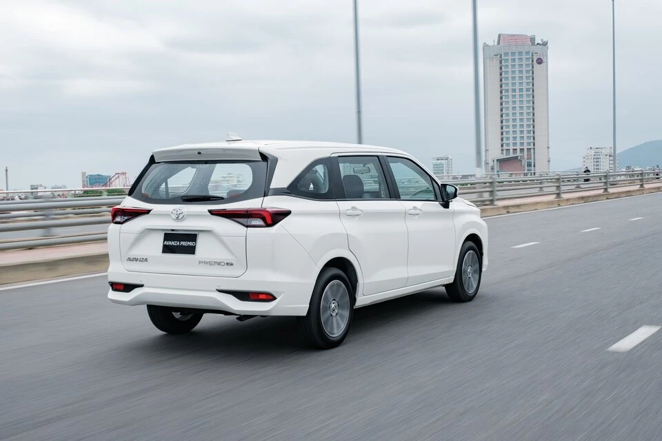 2027 TOYOTA AVANZA SUV PREMIO 1.5 2WD CVT White image 3