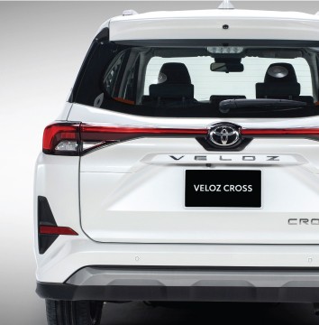 2027 TOYOTA VELOZ SUV CROSS TOP 1.5 2WD CVT White image 25