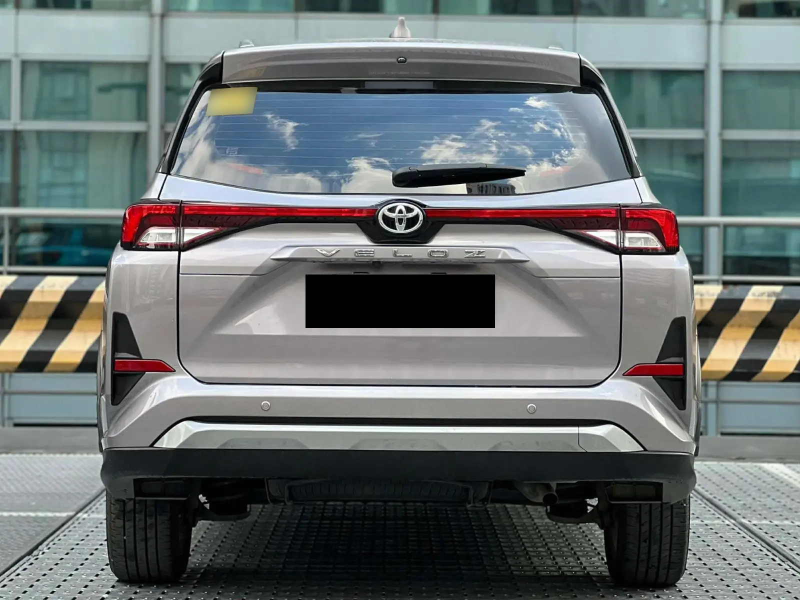2027 TOYOTA VELOZ SUV V 1.5 2WD CVT Silver (Z-1053) image 4
