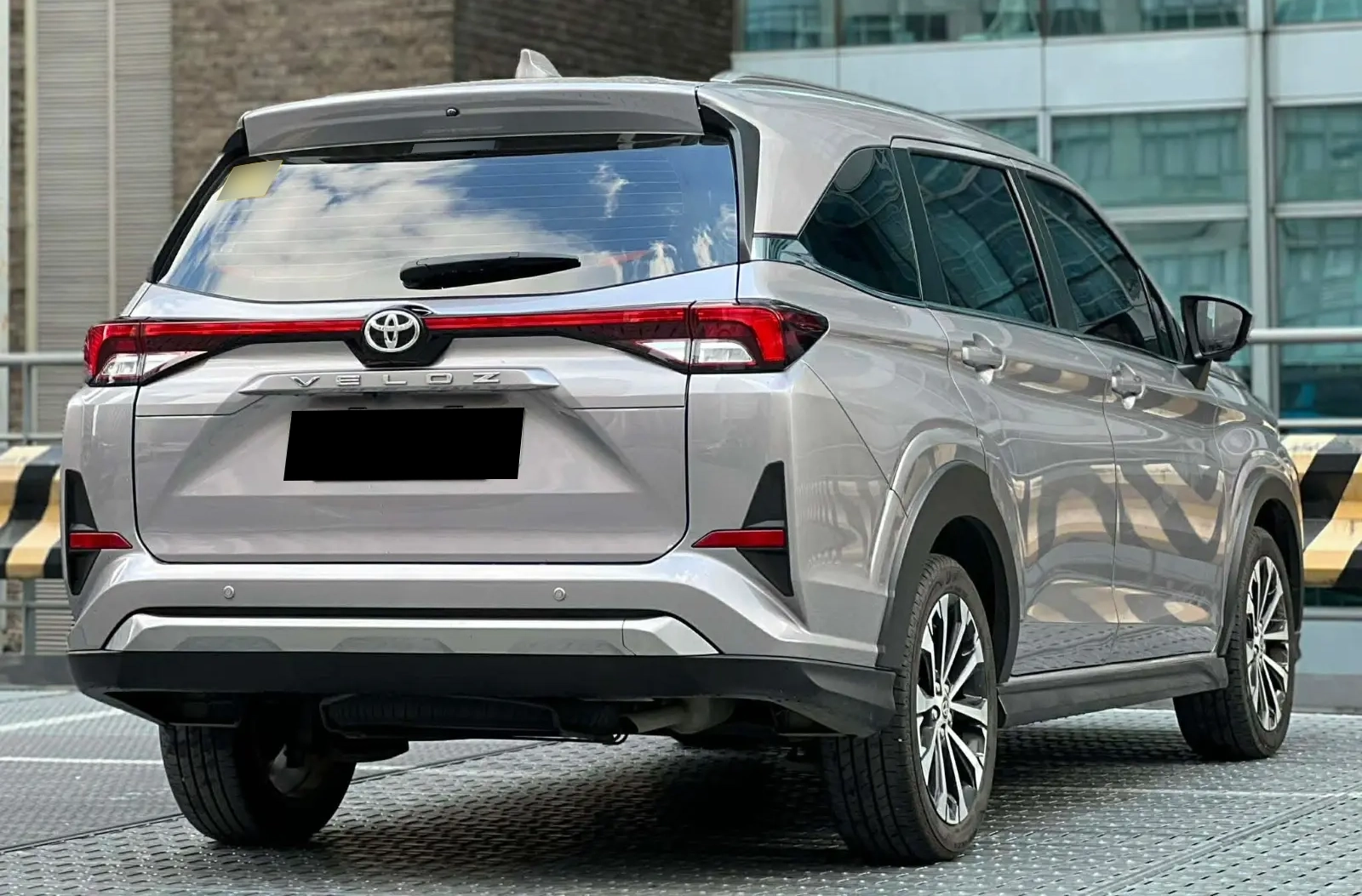 2027 TOYOTA VELOZ SUV V 1.5 2WD CVT Silver (Z-1053) image 5
