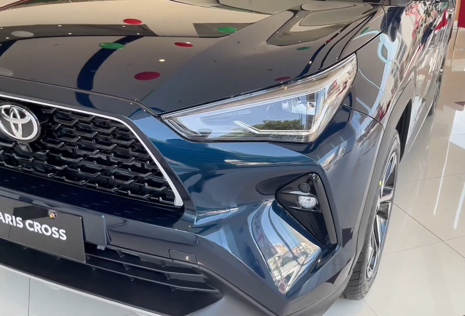 2027 TOYOTA YARIS CROSS SUV V 1.5 2WD CVT Blue image 26