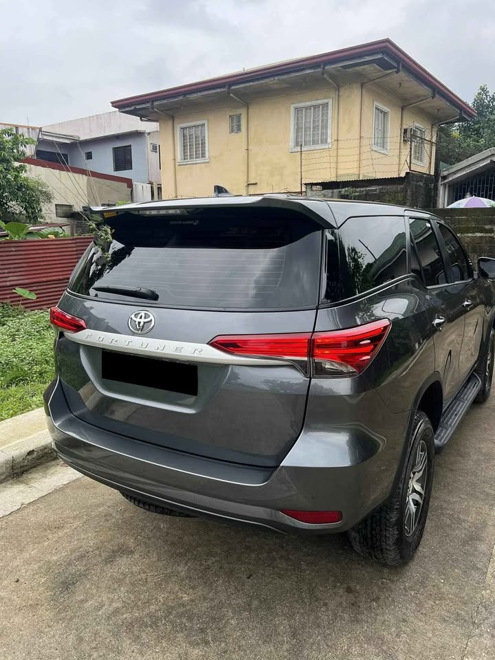 2027 TOYOTA FORTUNER SUV G 2.4 2WD AT Gray image 4