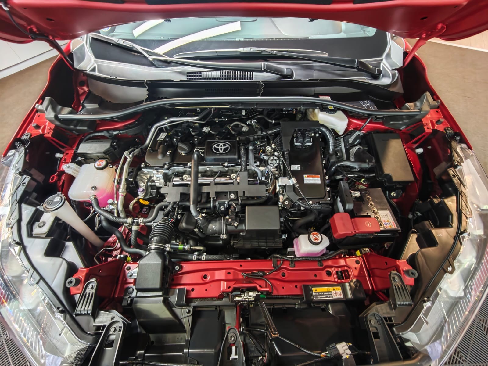 2027 TOYOTA COROLLA CROSS SUV GR-S 1.8 2WD CVT Red image 34