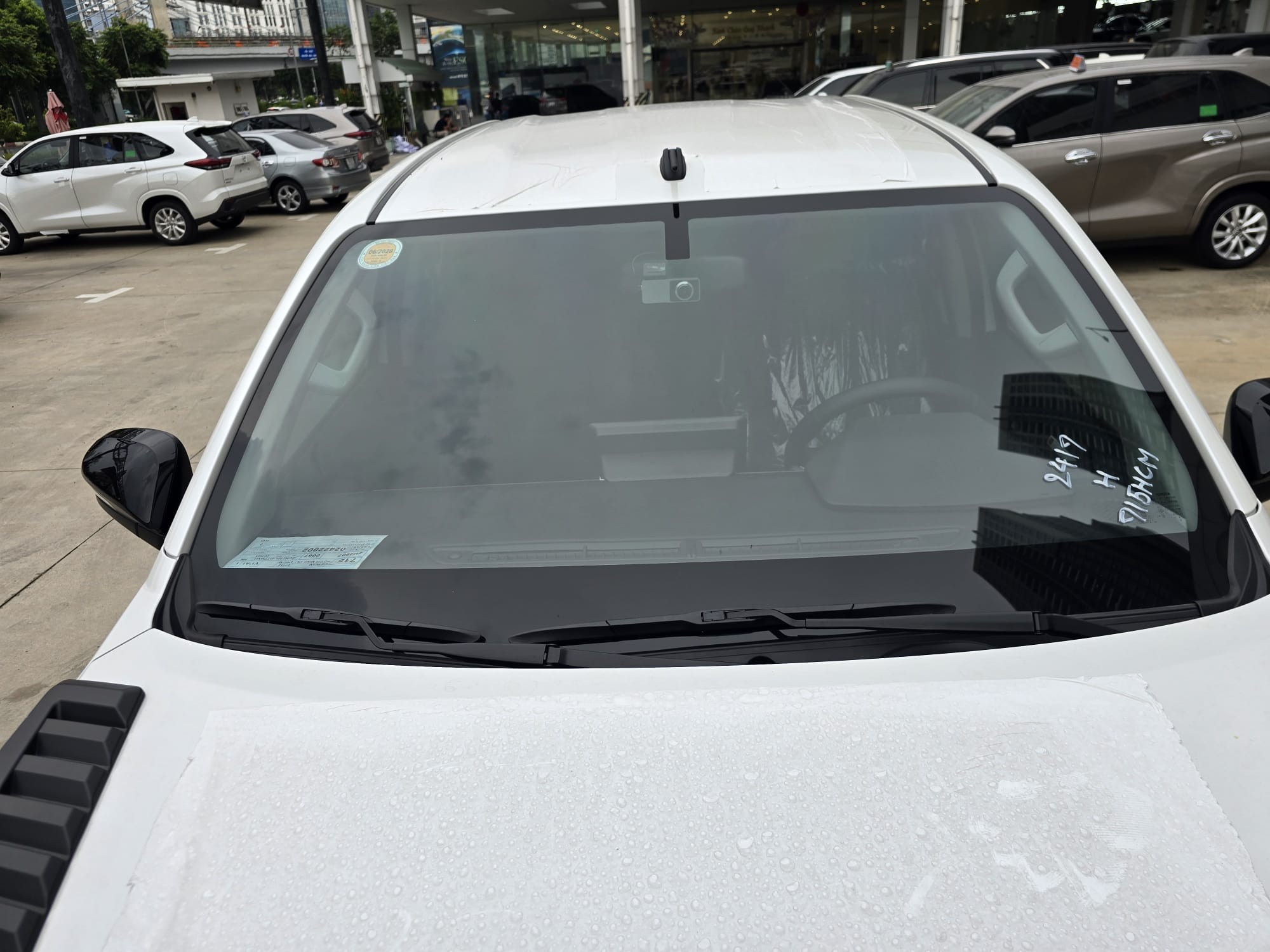 2027 TOYOTA HILUX DOUBLE CAB PRO 2.8 2WD AT White (Z-1385) image 42