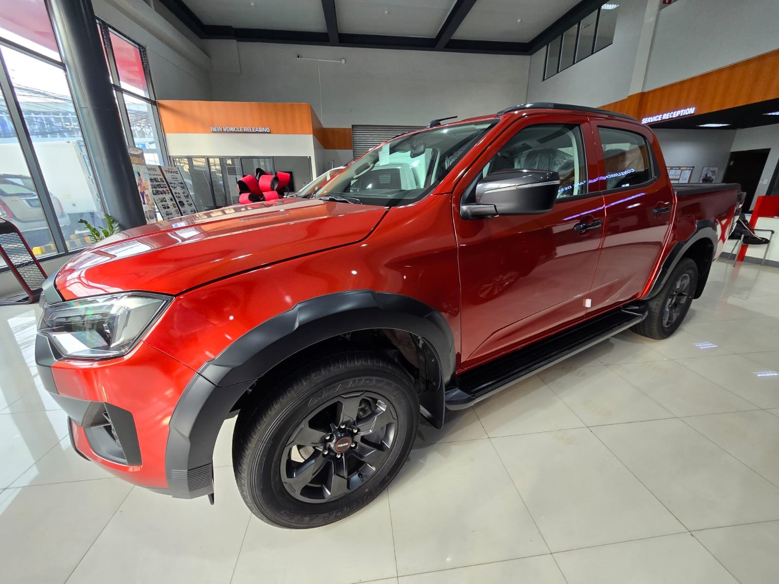 2027 ISUZU D-MAX DOUBLE CAB LS-A 3.0 2WD AT Red image 3